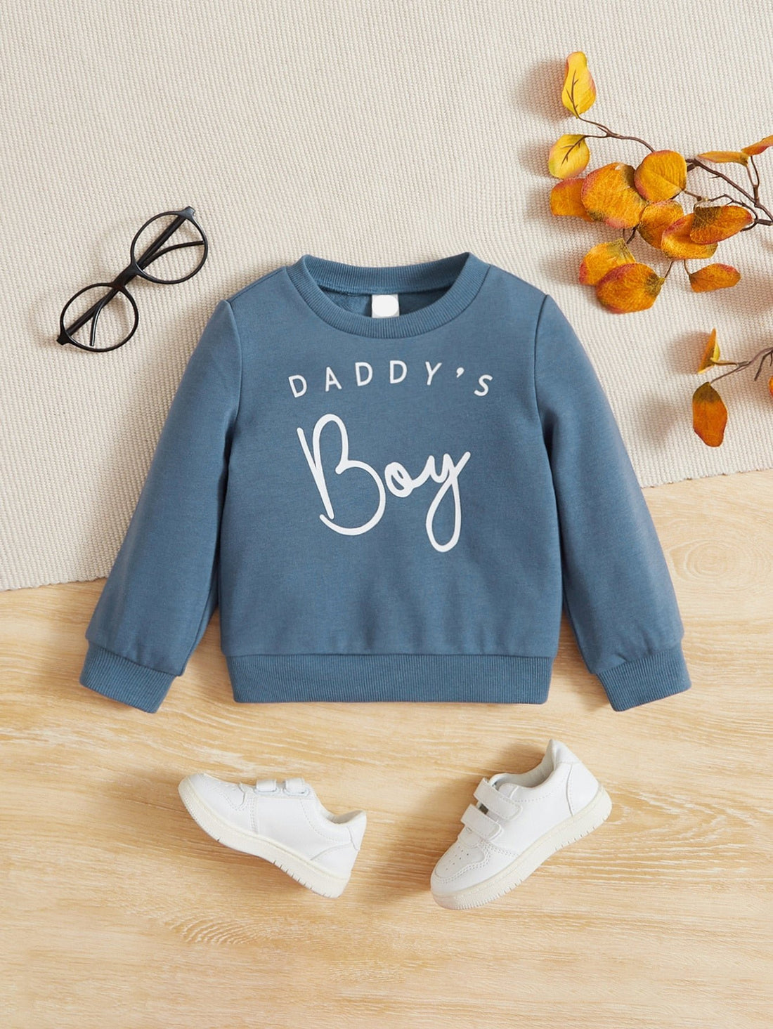 Take on any adventure with this Baby Boy Casual Letter Print Sweatshirt! Designed for the daring and adventurous, this sweatshirt is perfect for the cool autumn and winter weather. Featuring a bold letter print, it adds a touch of style to your little one's wardrobe while keeping them warm and comfy.