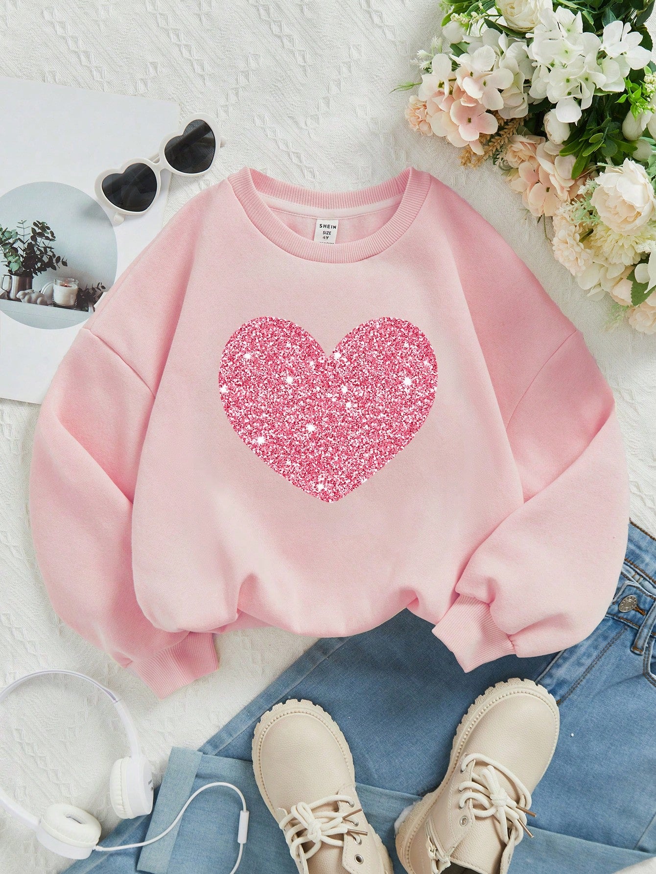 Cozy Heart Pattern Sweatshirt for Young Girls - Perfect for Autumn and Winter