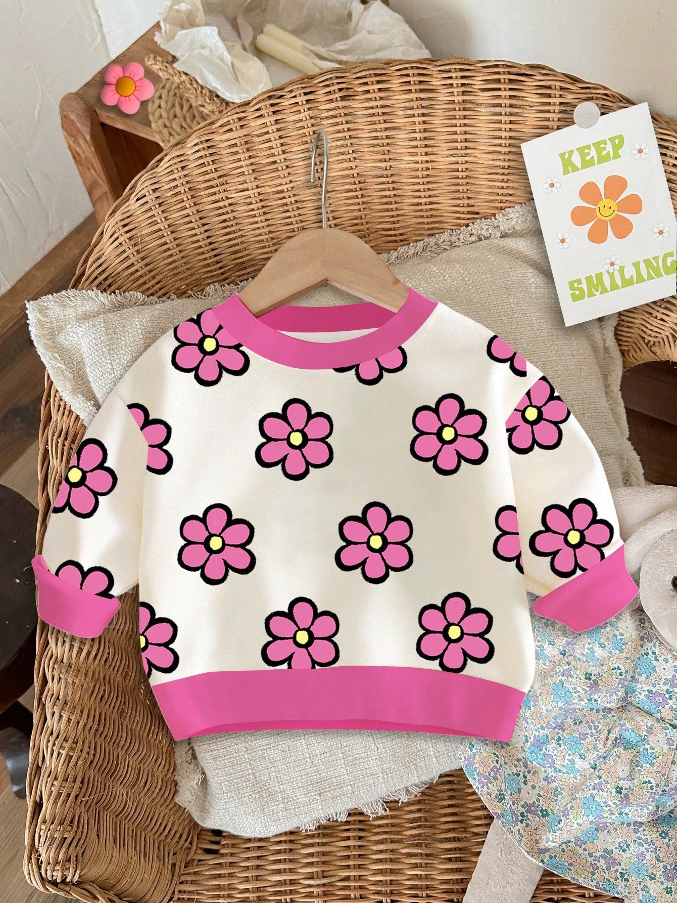 "Cute Floral Graphic Loose Fit Crew Neck Pullover Sweatshirt for Baby Girls – Soft Fleece Lining"