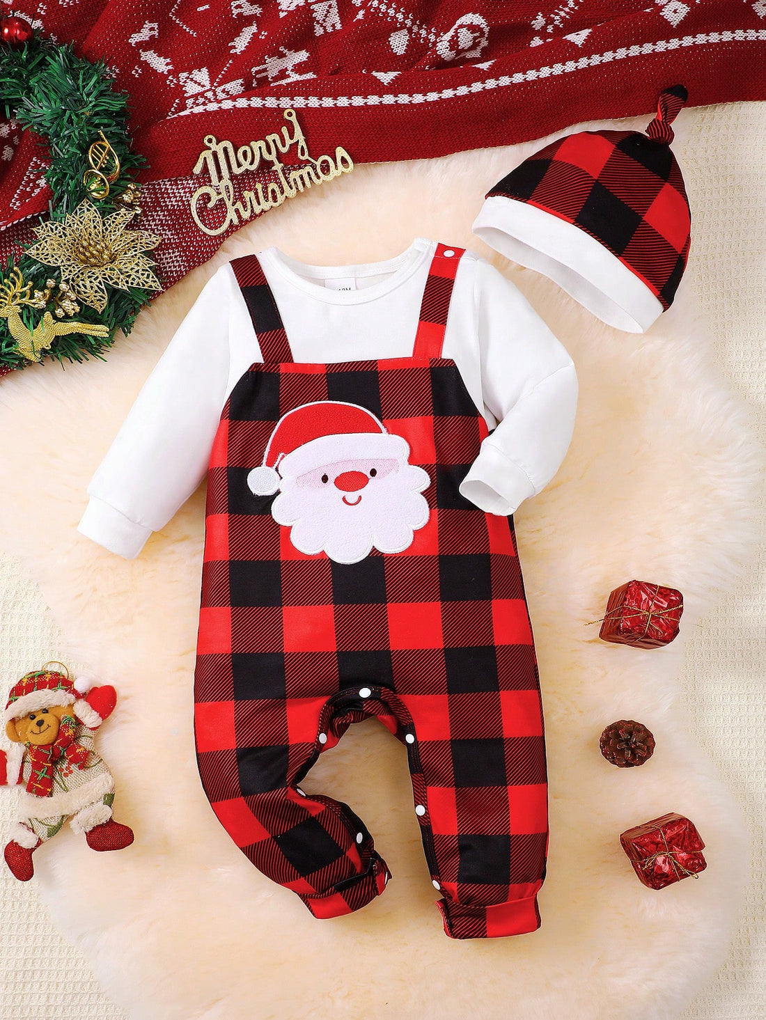 This jumpsuit set is perfect for festive spring and autumn seasons. The adorable Santa Claus embroidery adds a charming touch, while the plaid pattern adds a classic and stylish look. Made with comfort and practicality in mind, this set is a must-have for your little one's wardrobe.