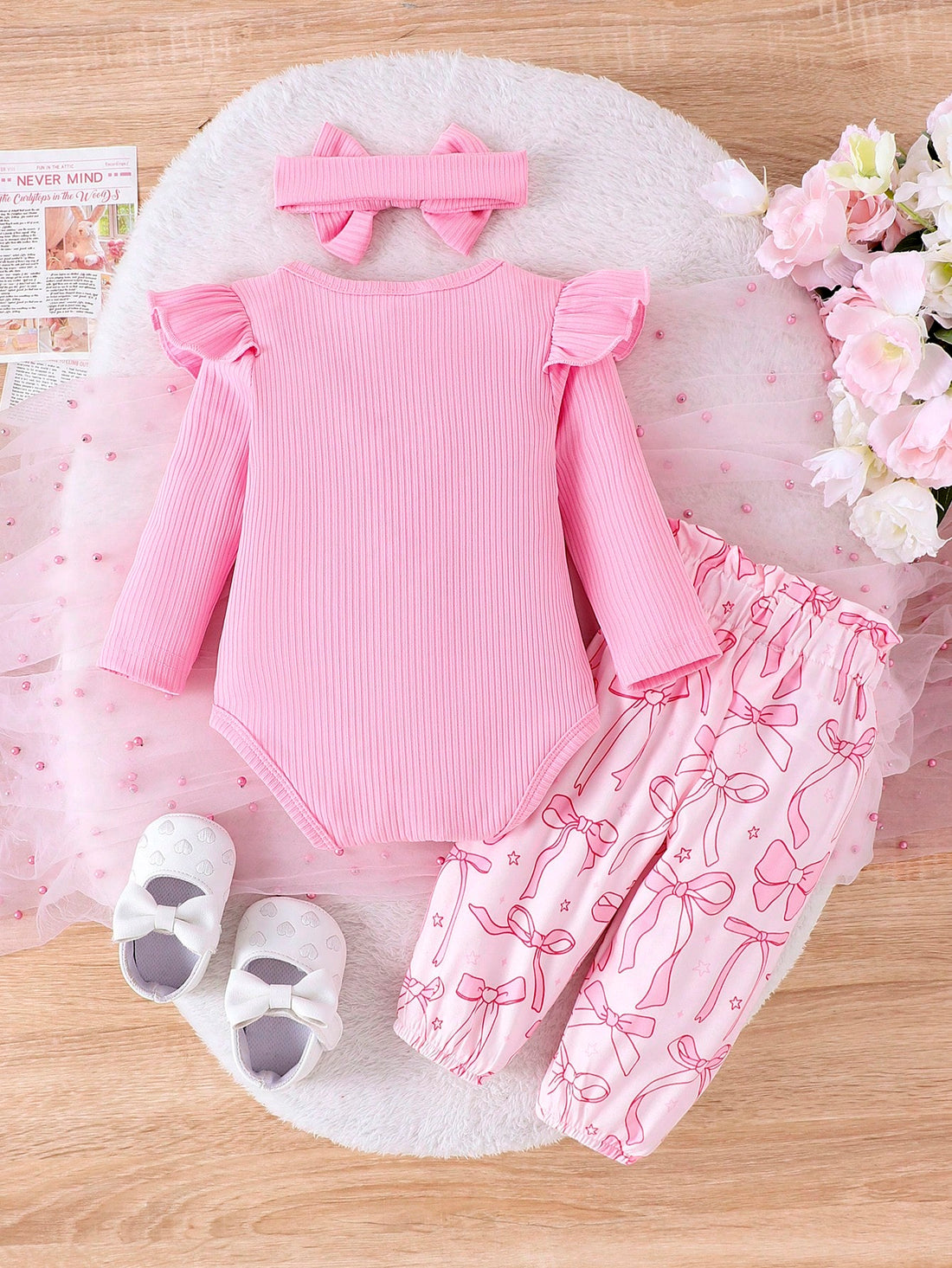 This romper and pants set is perfect for your baby girl's fall/winter wardrobe. The long sleeves provide warmth and the cute print adds a touch of style. Made with high-quality materials, this set is comfortable and durable. Your little one will look adorable in this outfit, perfect for any occasion.