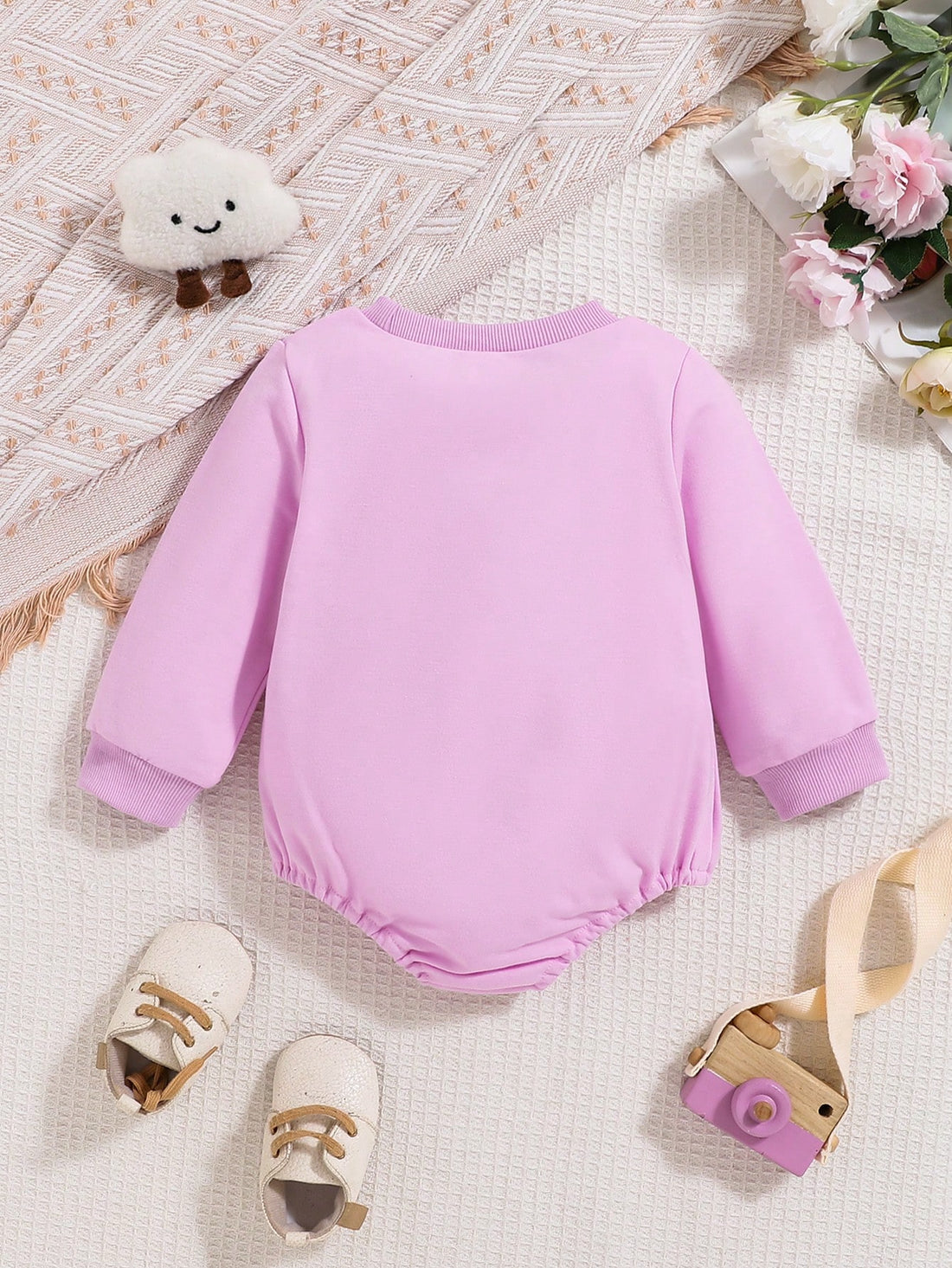 Autumn/Winter Baby Girl Embroidered Letter Long Sleeve Romper – Cute & Casual