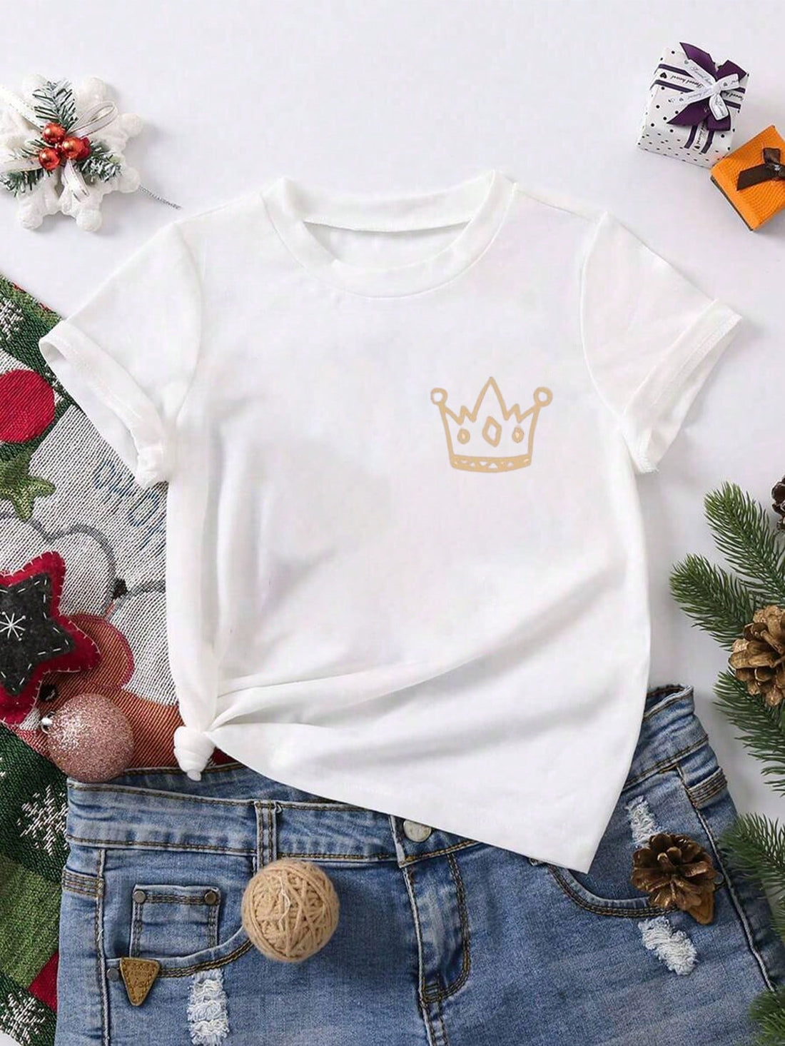 "Baby Girl Casual 'DAUGHTER OF THE KING' Letter Graphic Short Sleeve Top – Fashionable & Comfortable"