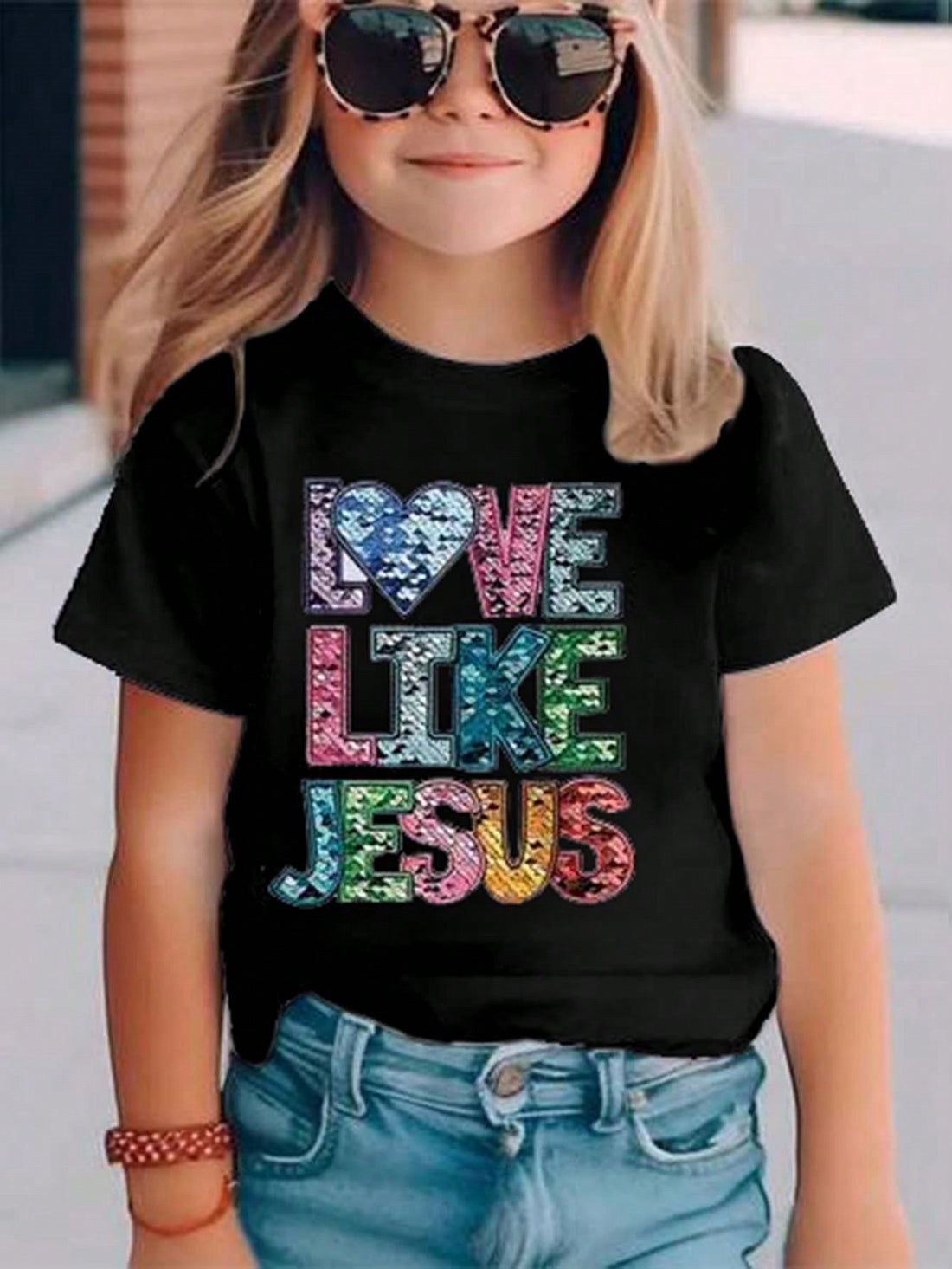 Experience the thrill of summer with our Chic Summer Vibes t-shirt for young girls! This casual t-shirt is perfect for any adventurous girl looking to make a statement. Show off your bold style and take on the season with confidence in our comfortable and fashionable t-shirt.